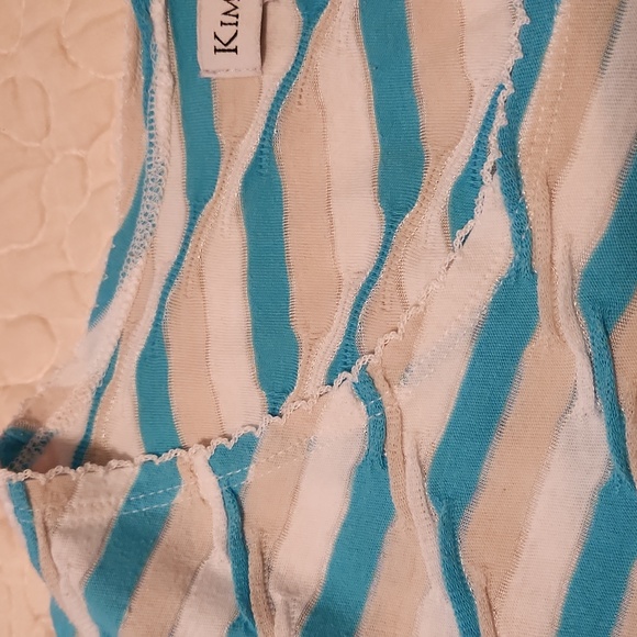 Kim Roger's top is so cute & comfy - Picture 7 of 7